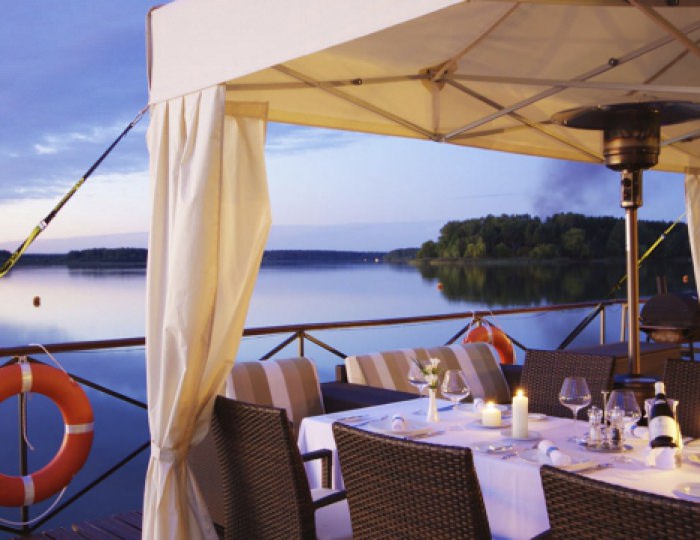 Шатер на понтоне - Отель Mistral Hotel & SPA / Мистраль СПА